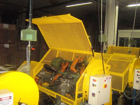 Proteção para máquina com pistão a gás